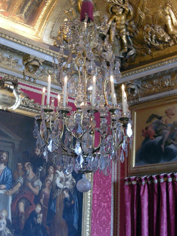 Paris Versailles 18 Mars Salon Elegant Gold Chandelier And Paintings 